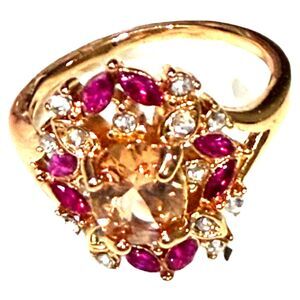 Sparkling 18K Gold Plated Ring Size: 7.5